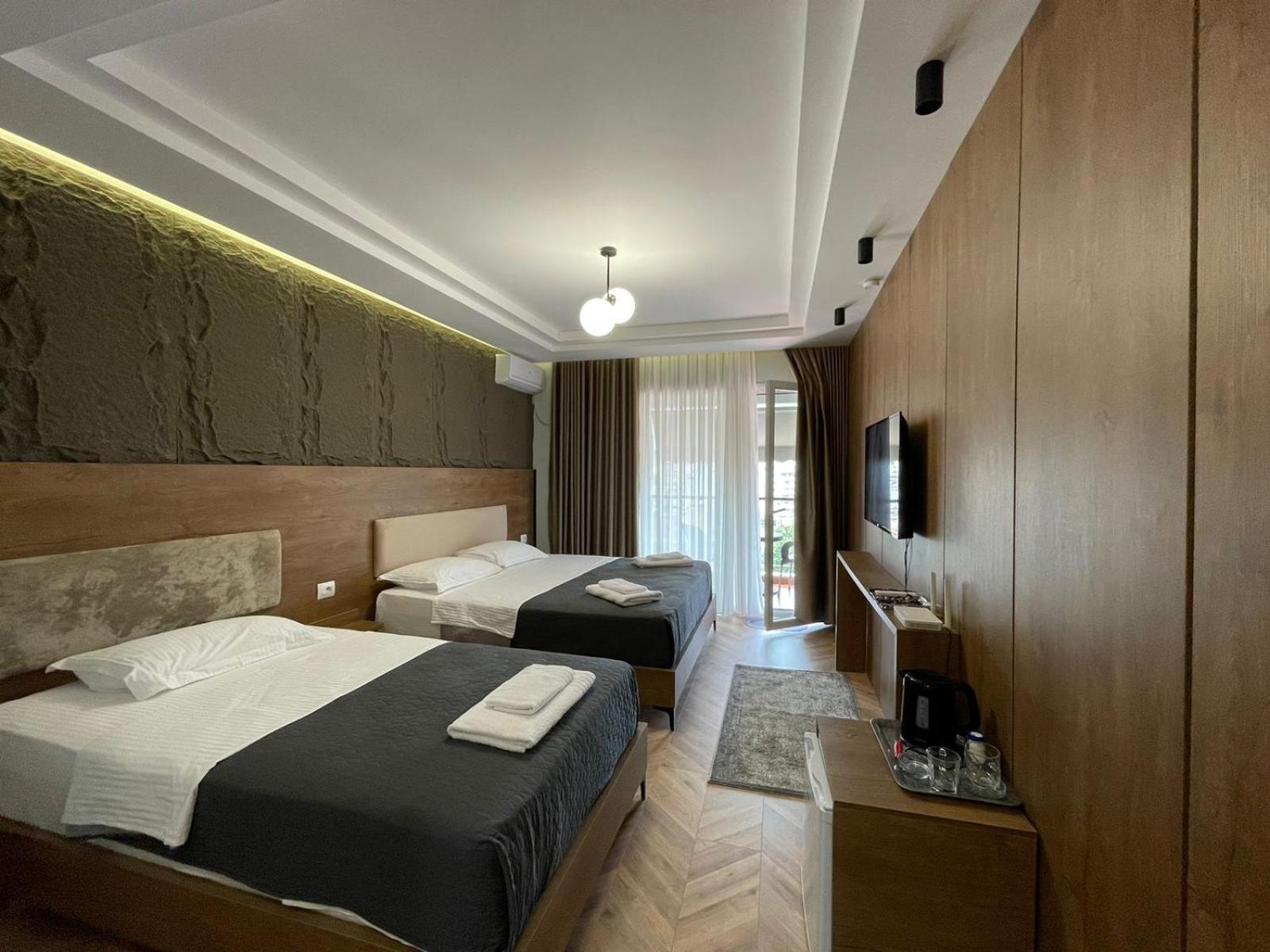 Your Apart Hotel Тирана Екстериор снимка