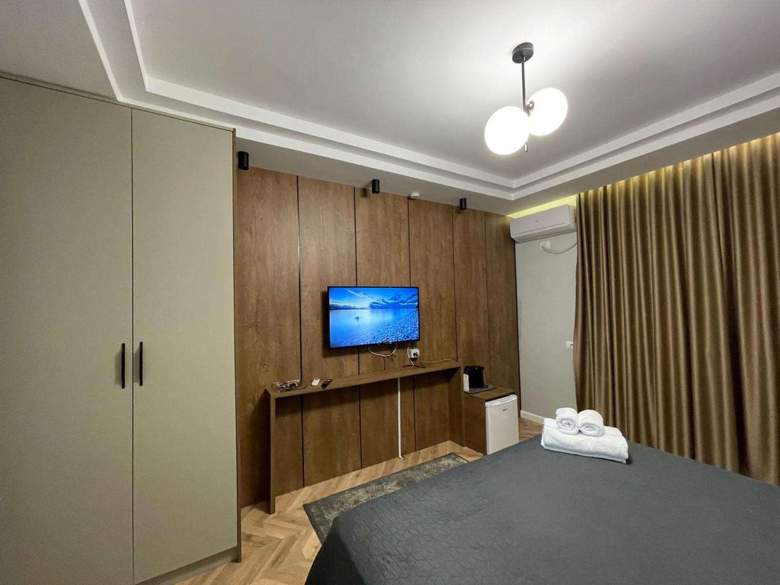 Your Apart Hotel Тирана Екстериор снимка