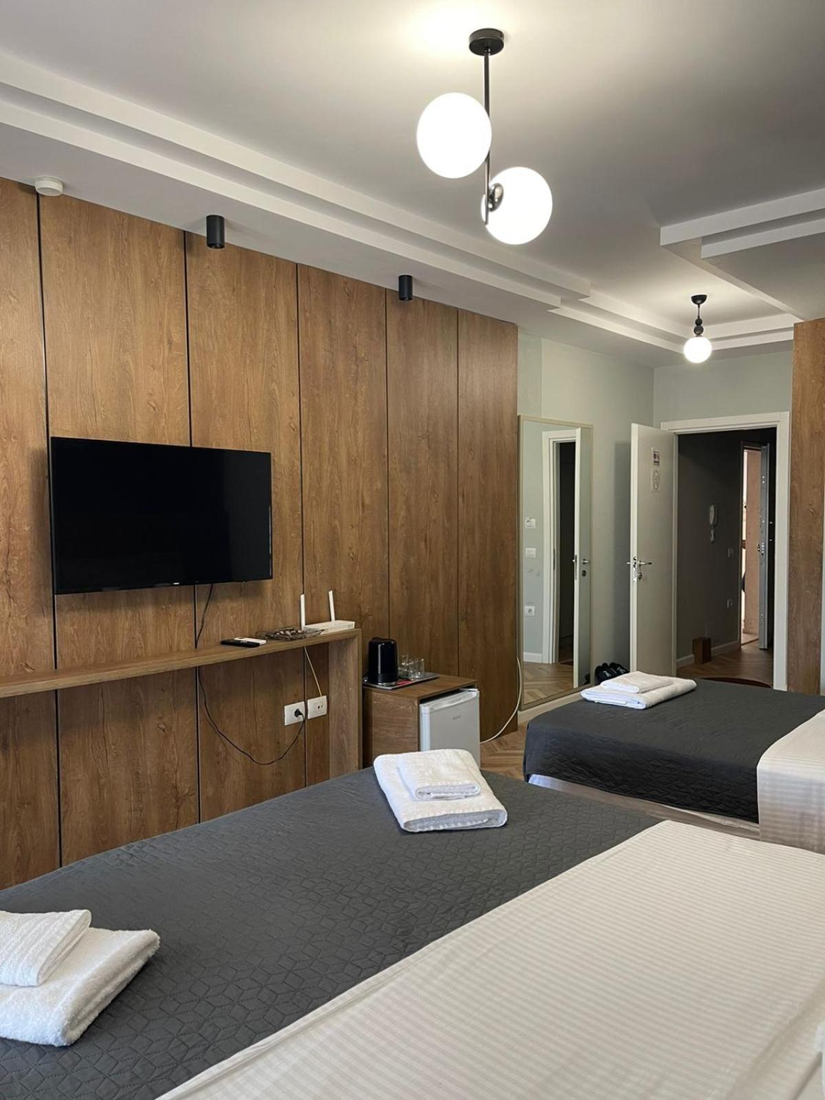 Your Apart Hotel Тирана Екстериор снимка